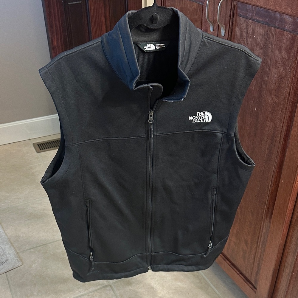 Men’s North Face Vest